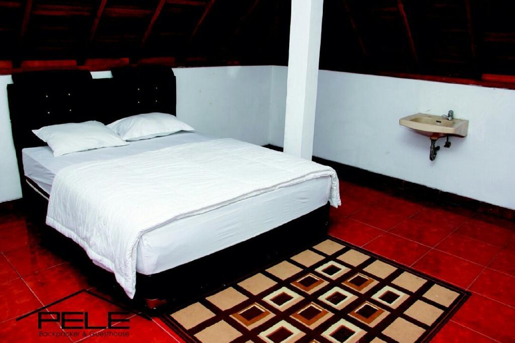 Pele Guesthouse Bandung Zewnętrze zdjęcie