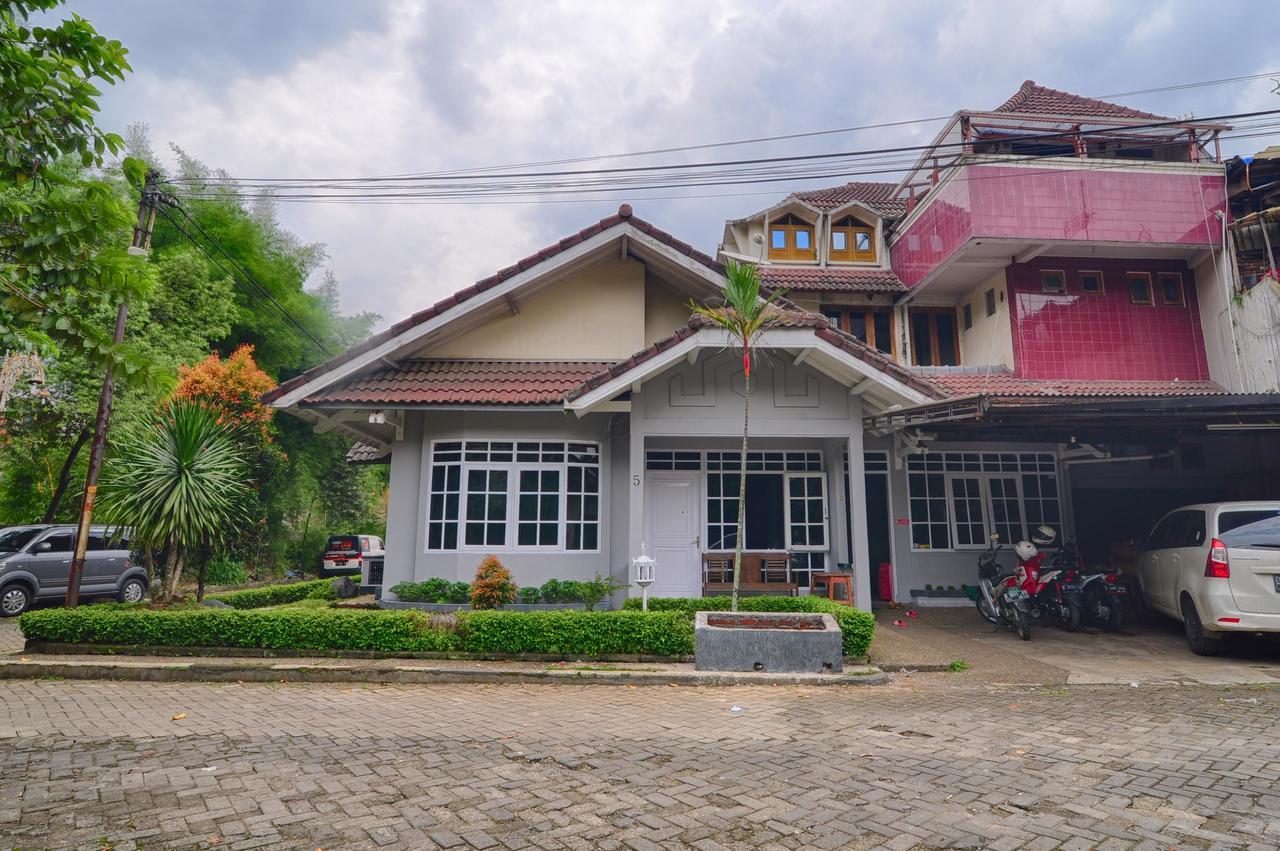 Pele Guesthouse Bandung Zewnętrze zdjęcie